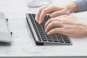 OMOTON Compact Wireless Keyboard