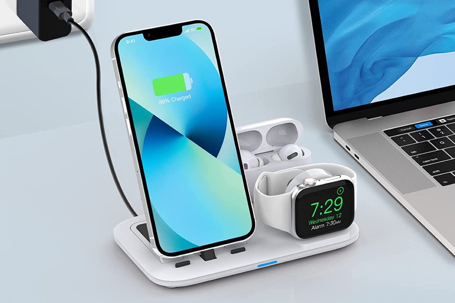 OLEBR 3 in 1 Charging Station