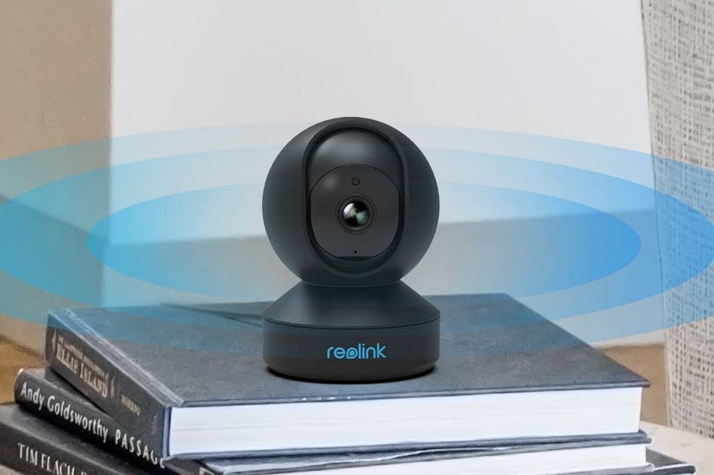 REOLINK E1 Pro 4MP HD Plug-in Home Security Indoor Camera