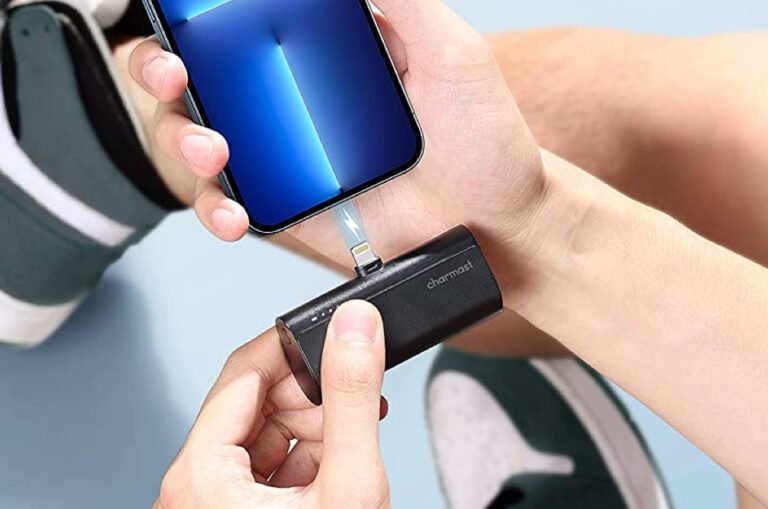 Charmast 5000mAh 5000mAh Power Bank With Built-in Lightning Cable