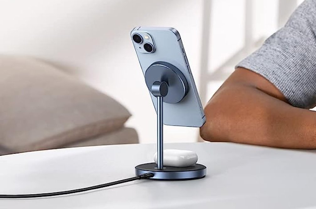 UGREEN 2-in-1 Magnetic Wireless Charging Station