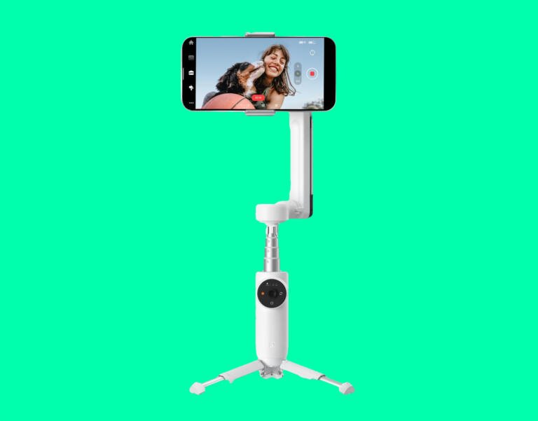 Insta360's AI Powered Flow Gimbal Stabilizer for Smartphone For $146 [DEAL] 1