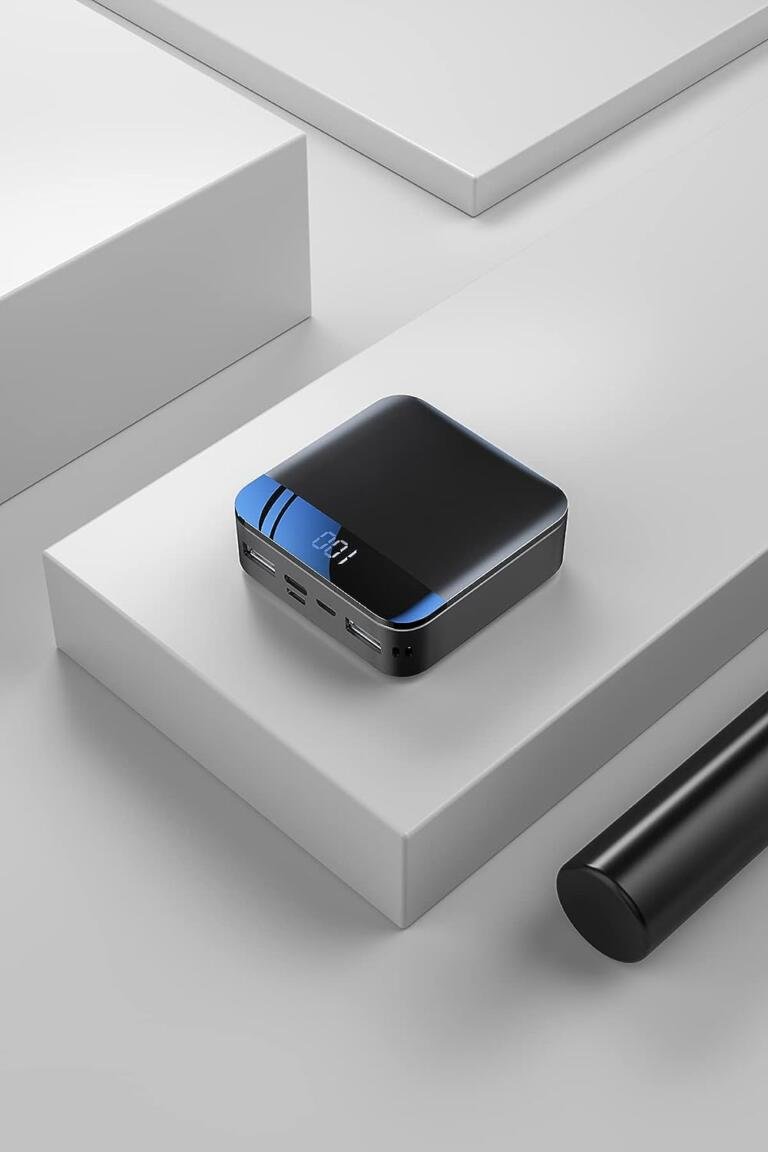 Take This 10,000mAh Ultra-Compact Power Bank For Your Apple Device At Just $18 1