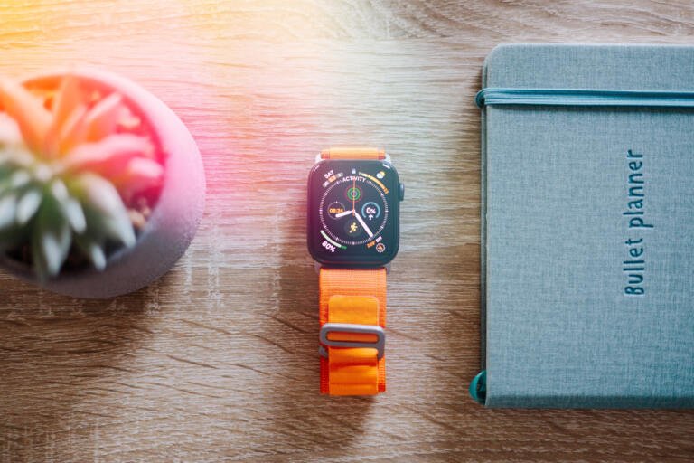 Apple Watch SE (2nd Gen) drops to new low of $219 1