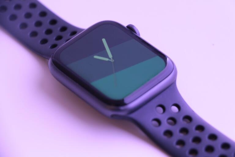 Get your hands-on brand new Apple Watch SE for just $199 [PRIME DAY SALE] 1