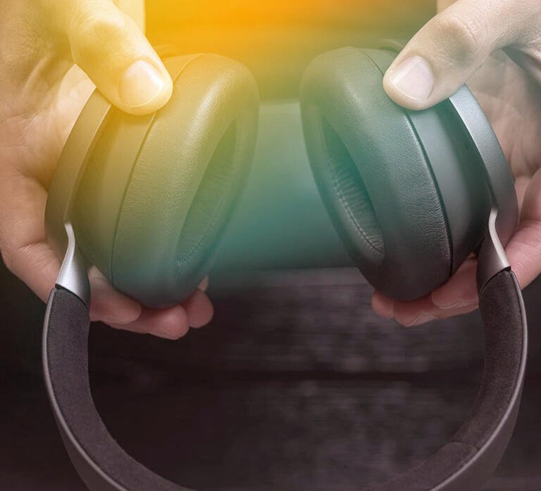 Usually $350, PHILIPS Fidelio L3 Flagship Over-Ear Wireless Headphones with Active Noise Cancellation Pro+ drops to $145 1