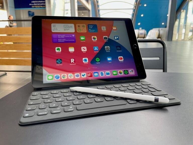 We must Thank Apple for making this iPad so cheap at $249 only 1