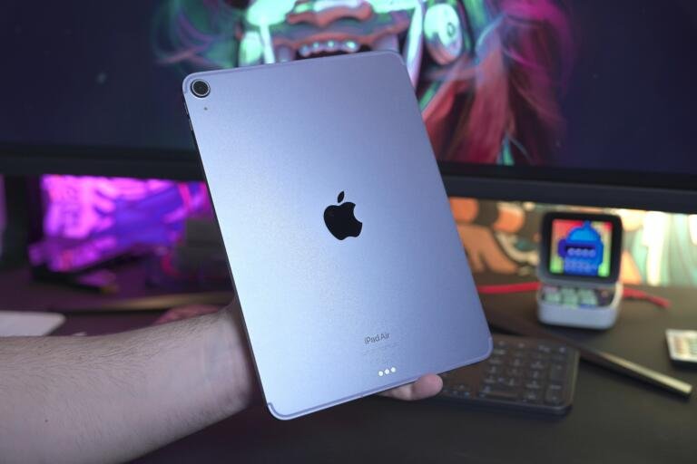 iPad Air 5 is currently $100 off at Amazon only 1