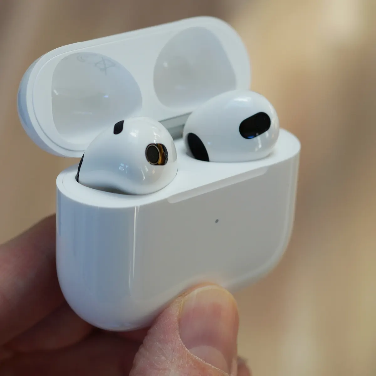AirPods 3 Now Cheaper Than 2nd Generation Model! 2 AirPods 3 Now Cheaper Than 2nd Generation Model! 2