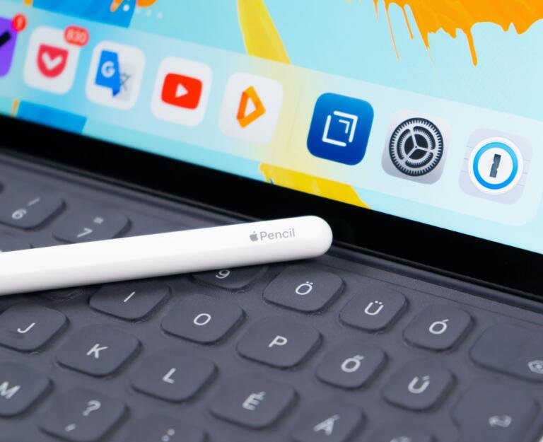 Apple Pencil (USB-C) ​​​​​​​Drops To Lowest Price In History! 1
