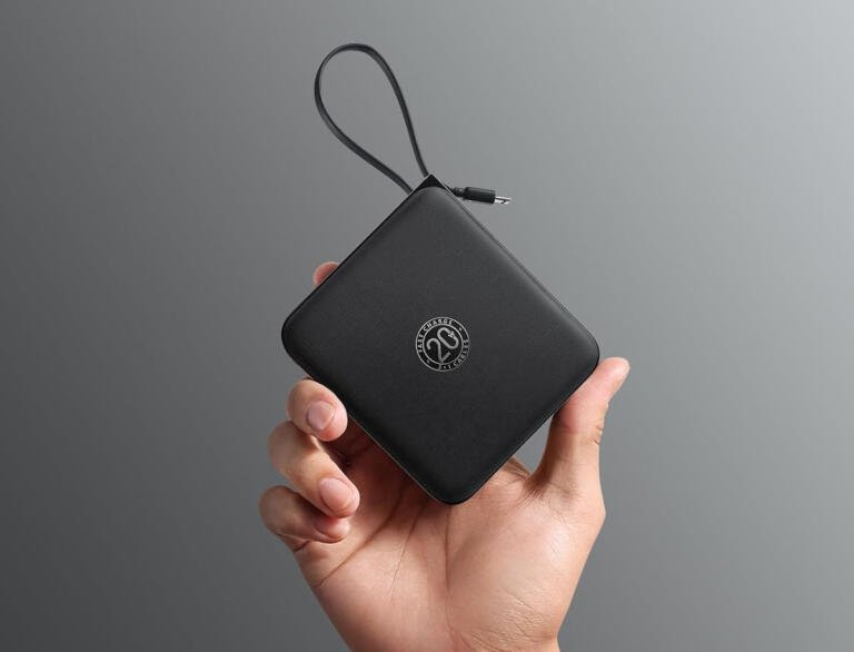 This $21 Compact Power Bank Has Built-in Cable For iPhone/Samsung (Was $40) 6