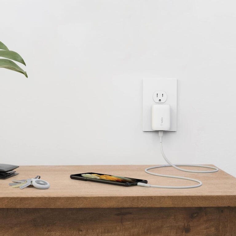 Grab 2 Belkin 30 Watt USB C Wall Charger For MacBook Air At Just $27 1